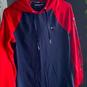 Tommy Hilfiger Size M Red & Blue Thin Hoodie